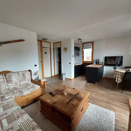Apartment 2p, 5 Pers, Centre La Plagne, Parking, Casier A Skis - Fr-1-353-127
